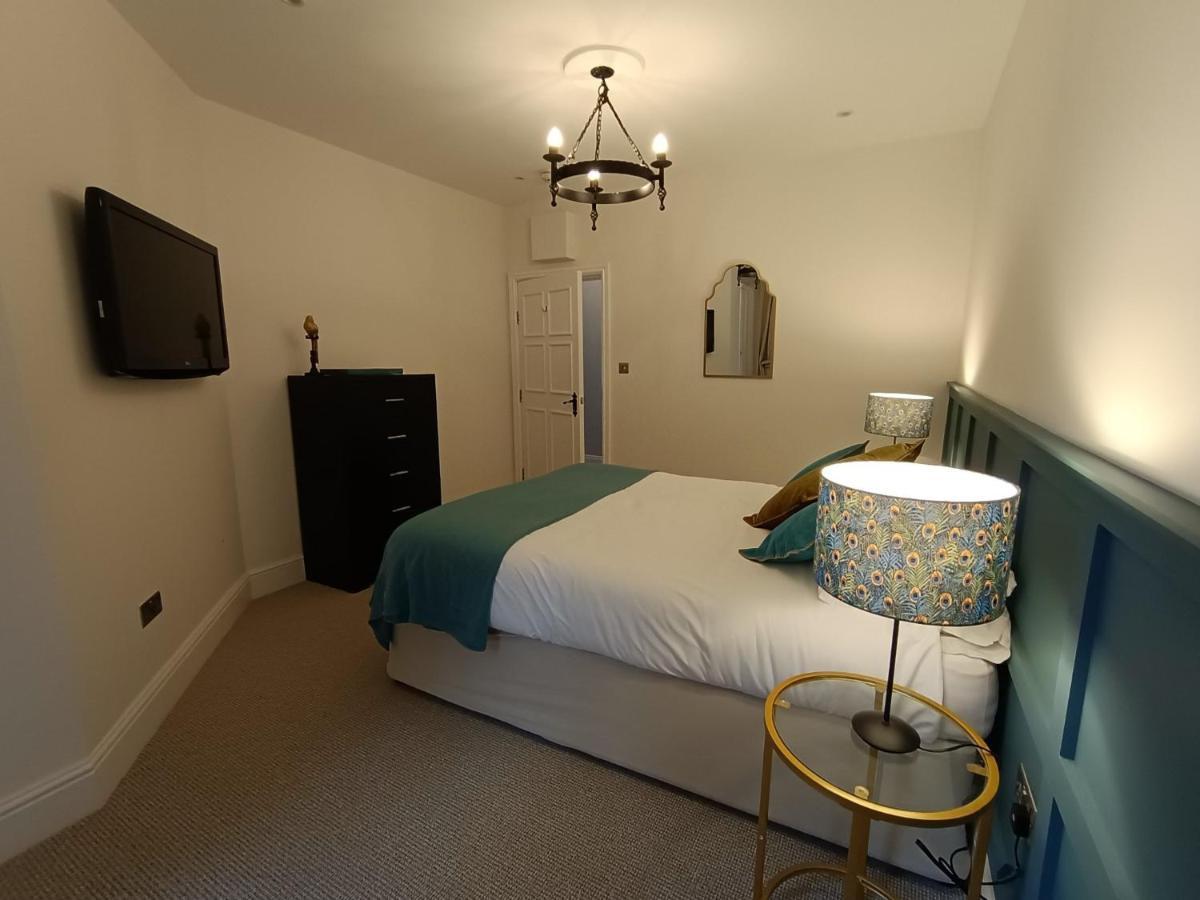 The West Wing At Eriviat Hall Hot Tub Henllan  المظهر الخارجي الصورة