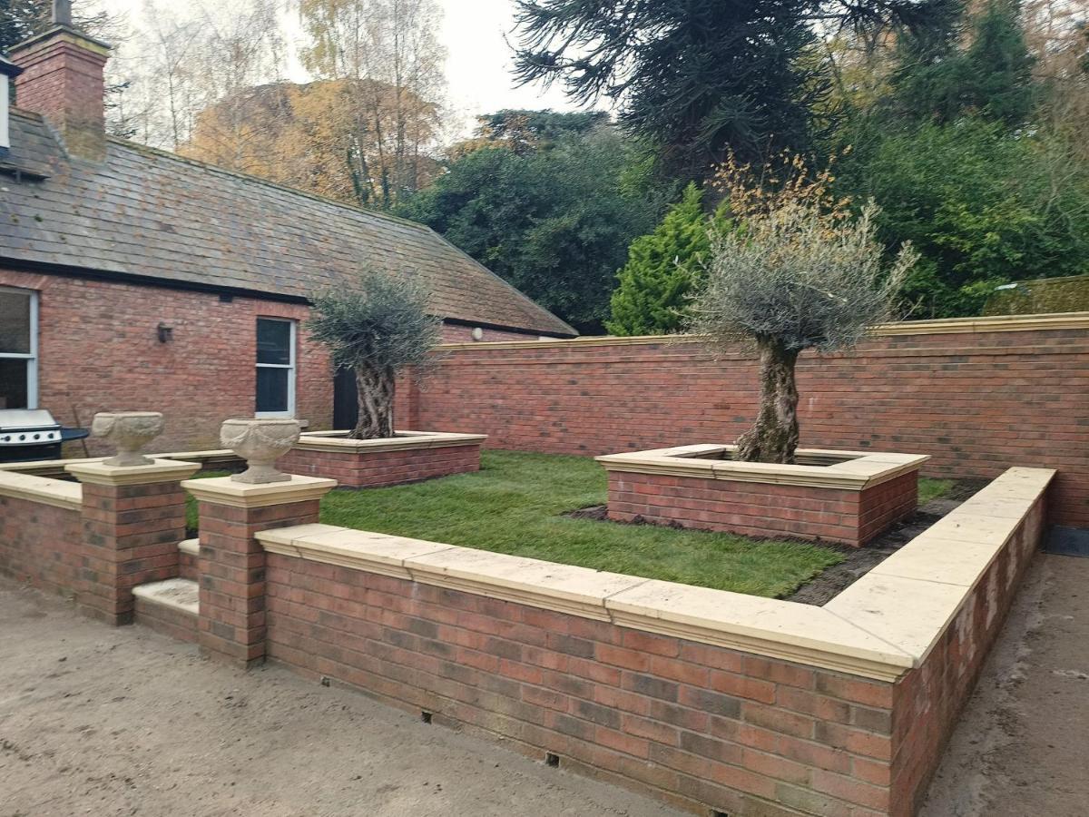 The West Wing At Eriviat Hall Hot Tub Henllan  المظهر الخارجي الصورة